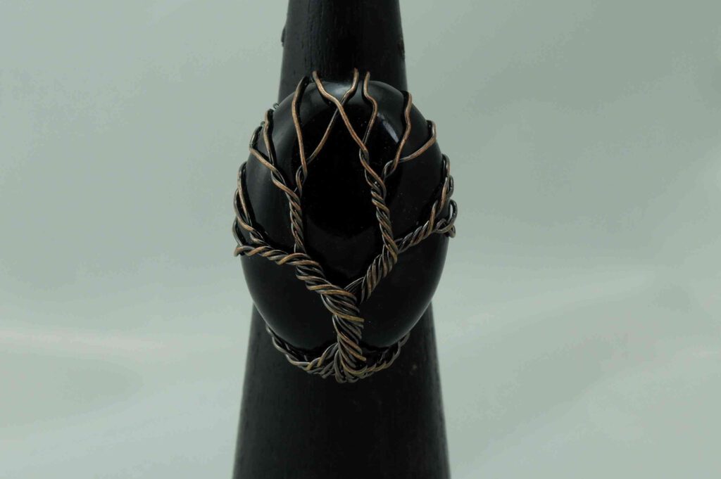 69 Verstelbare ring verbronsd levensboom motief met obsidiaan edelstenen juwelen boho hippie tribal symbolen etnisch verstelbaar 4 e1664918008928