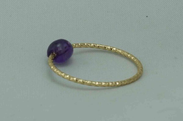 75 fijne structuur ring met eenvoudige natuurlijke steen gouden kleur amethist edelstenen juwelen boho hippie tribal symbolen etnisch EU 545 57 2 e1664916314909