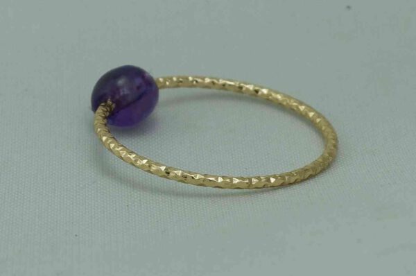 75 fijne structuur ring met eenvoudige natuurlijke steen gouden kleur amethist edelstenen juwelen boho hippie tribal symbolen etnisch EU 545 57 3 e1664916293252