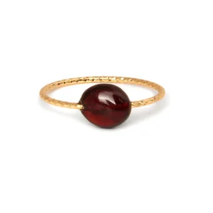 00080 fijne structuur ring met eenvoudige natuurlijke steen gouden kleur robijn edelstenen juwelen boho spiritueel hippie tribal symbolen etnisch EU 56 57 58 60