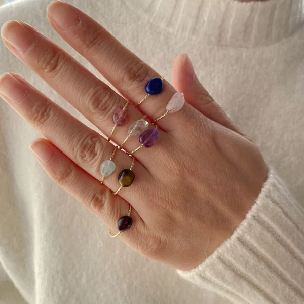 31 fijne gouden structuur ring met eenvoudige natuurlijke steen aarbeikwarts edelstenen juwelen boho spiritueel hippie tribal symbolen etnisch EU 55 56 57 58 59 60 2 1