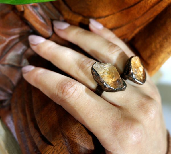 65 ruwe ring in brons met gele citrien edelstenen juwelen boho spiritueel hippie tribal symbolen etnisch verstelbaar 2