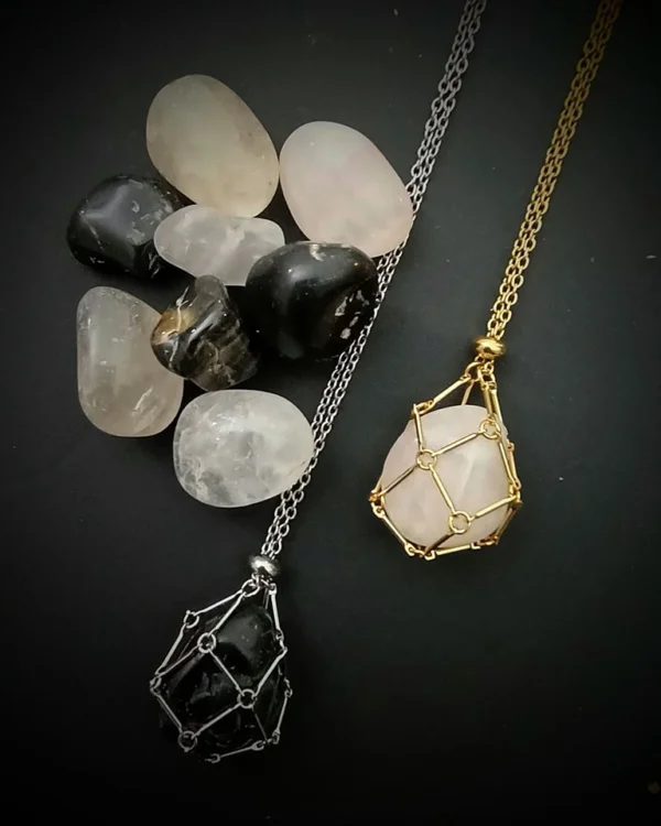 Halflange zilveren of gouden halsketting met verwisselbare edelsteen inclusief onyx, rozenkwarts of bergkristal edelsteen