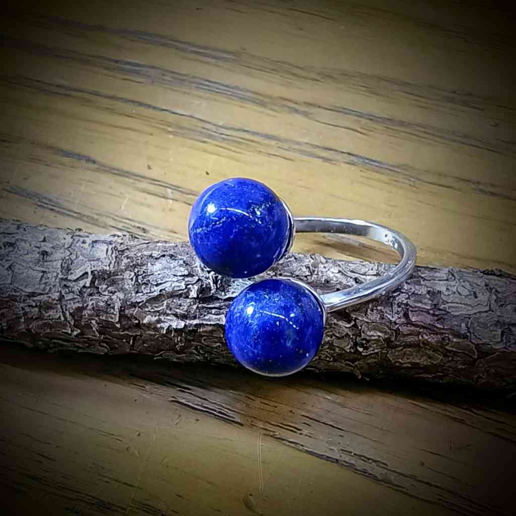 Lapis Lazuli: De Edelsteen van Wijsheid, Intuïtie en Communicatie 9 925 sterling zilver ring verguld 2 parels zilver lapis (2)