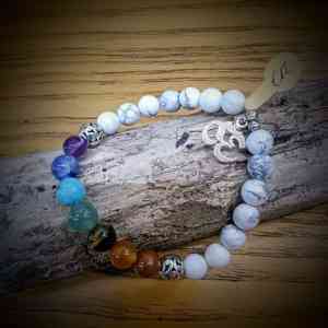 chakra howliet armband met parels van 8mm op rekker