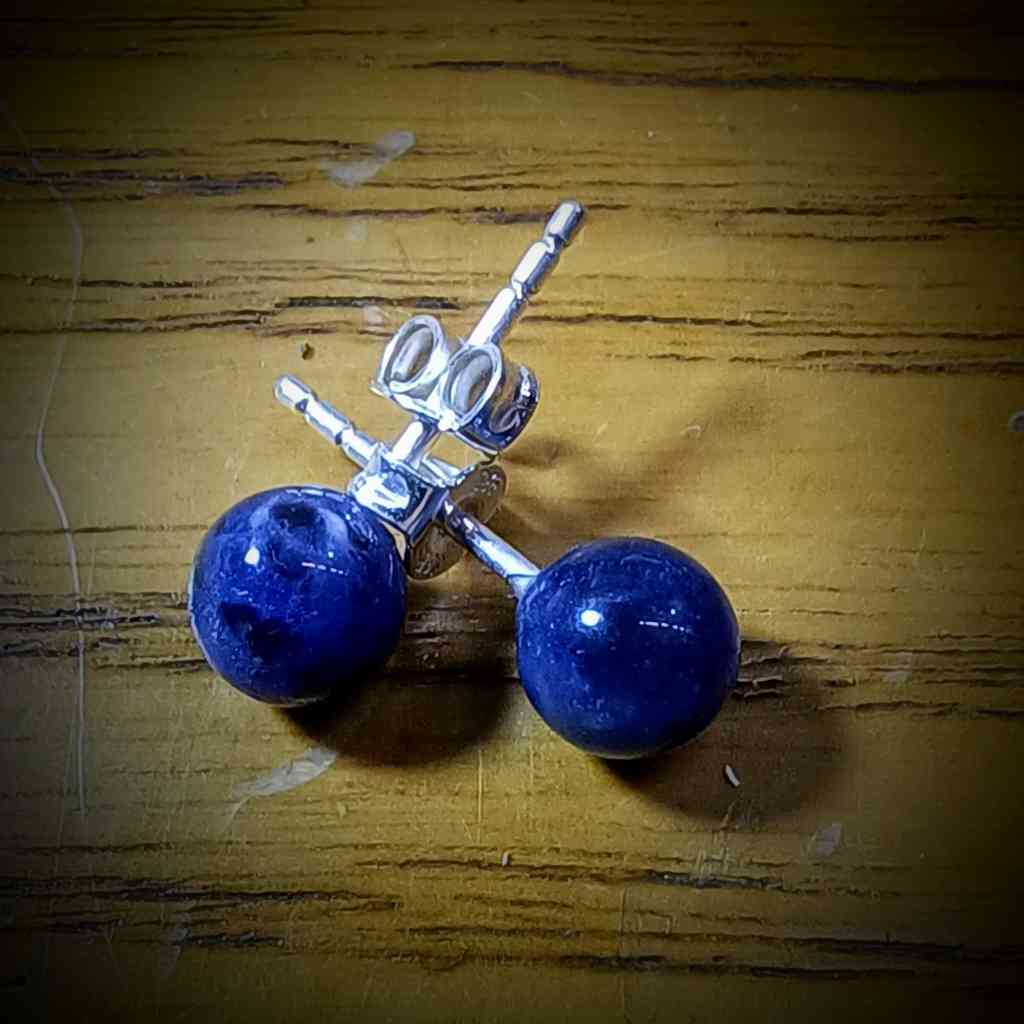 Lapis Lazuli: De Edelsteen van Wijsheid, Intuïtie en Communicatie 5 lapis lazuli 925 zilveren oorbellen stekers 6mm