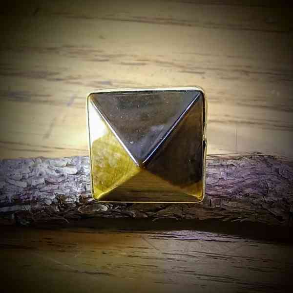 pyramide tijgeroog rvs ring verstelbaar goudkleurig
