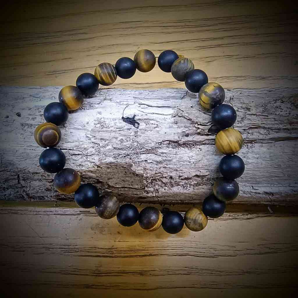 tijgeroog mat met onix armband met parels van 8mm op rekker