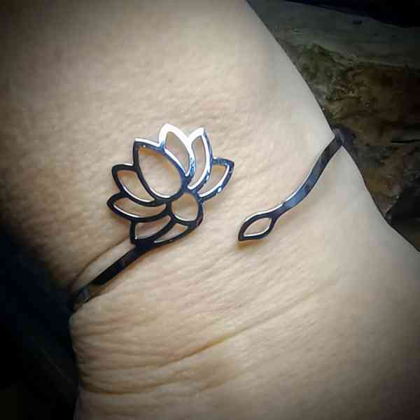lotusbloem zilverkleurige verstelbare rvs armband (2)
